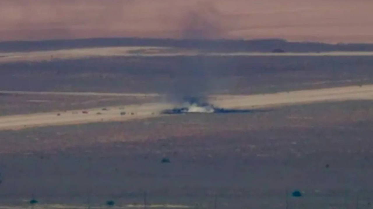 ABD Hava Kuvvetleri'ne ait B-52 bombardıman uçağı Kaliforniya'da düştü
