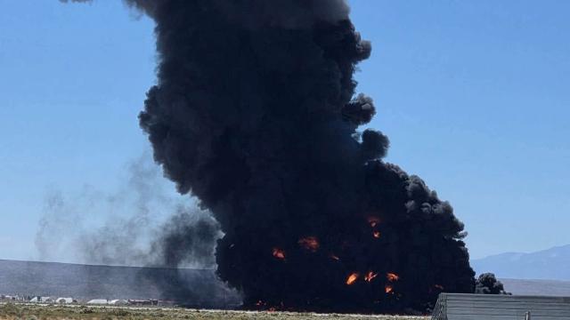 ABD Hava Kuvvetlerine ait B-52 Stratofortress uçağı California'da düştü