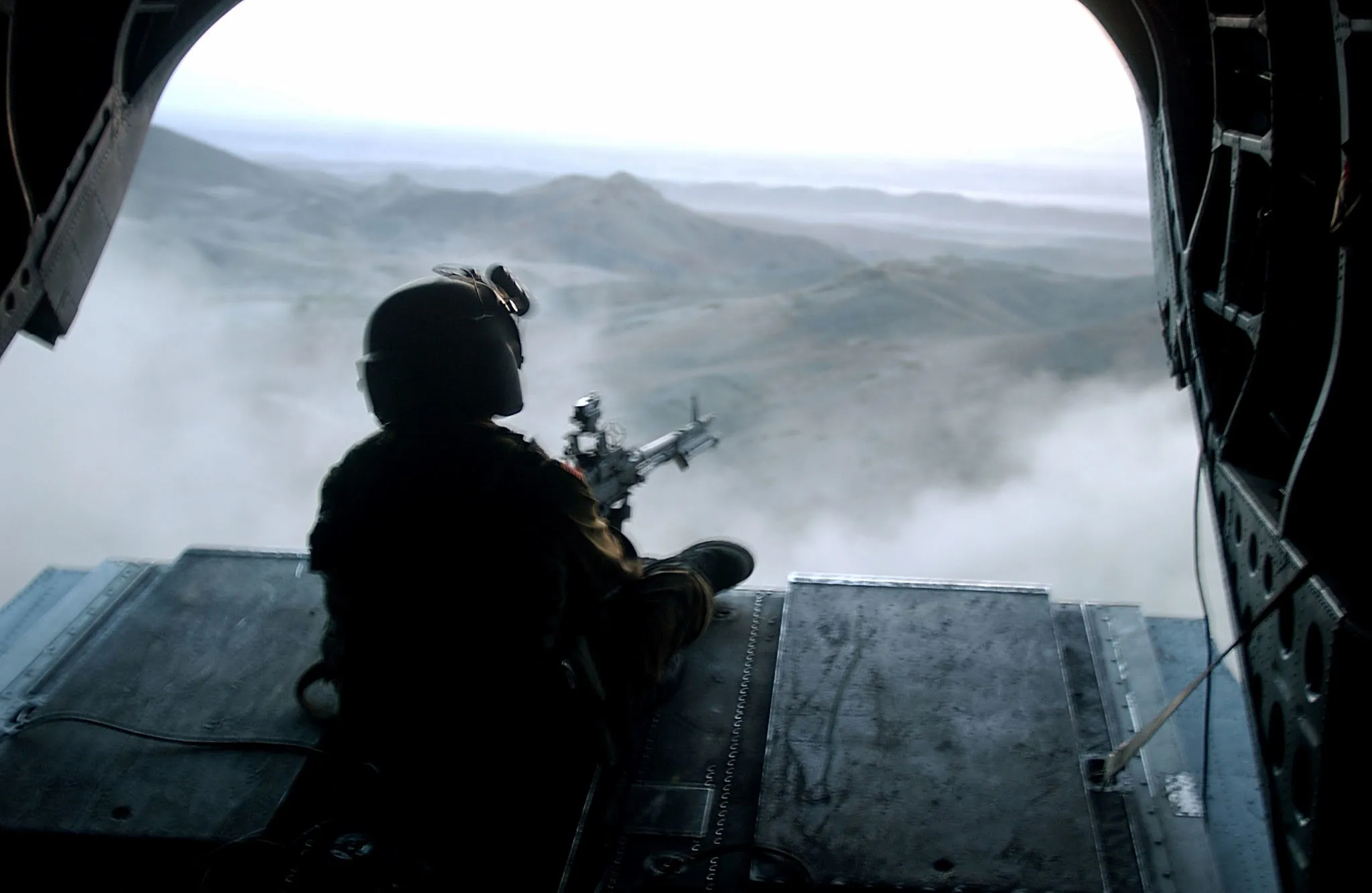 ABD-İran-İsrail Hattında Kritik Saatler: Hürmüz'de Amerikan Helikopteri Düştü