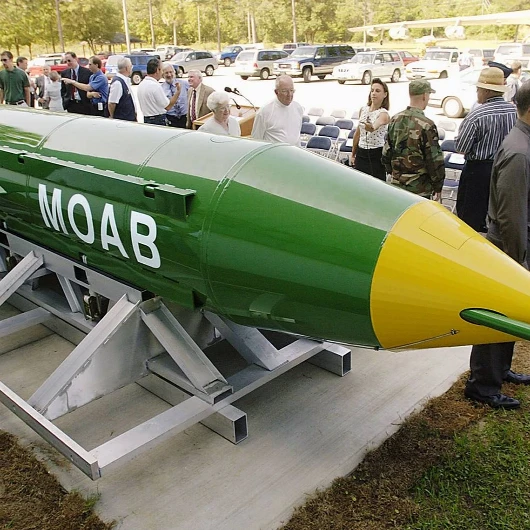 ABD'den İran'a MOAB Tehdidi: 'Bombaların Anası' Onaylandı