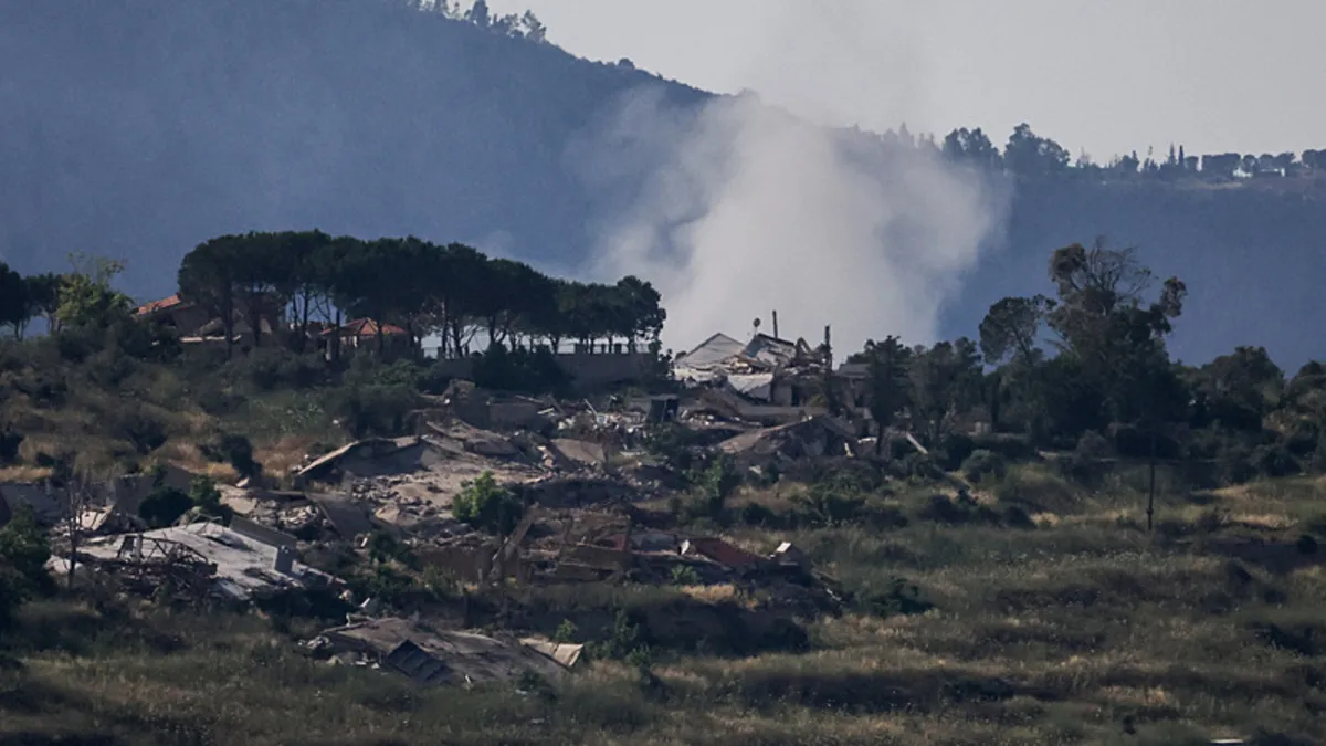 ABD'den İran'a yeni saldırı dalgası: Bölgede peş peşe patlamalar, hava sahası kapatıldı