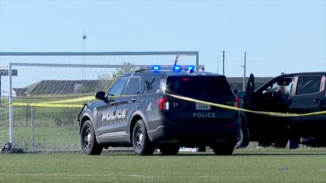 ABD Kansas'ta araç futbol sahasına daldı: 2 ölü, 11 yaralı
