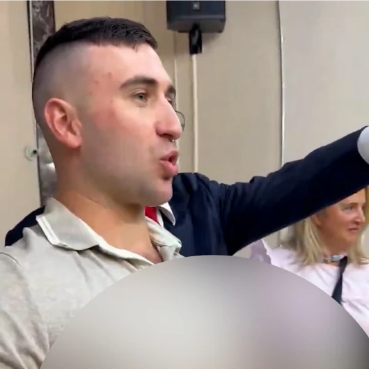 ABD'de Kur'an-ı Kerim'e Çirkin Saldırı: Jake Lang Kilisede Provokasyon Yaptı