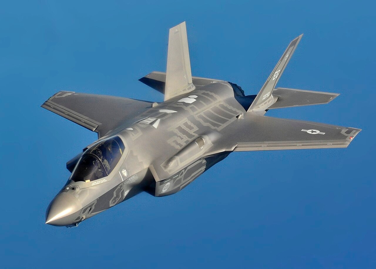 ABD'nin Türkiye'ye Vereceği F-35'ler Hong Kong'a Ulaştı