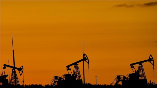 ABD, Venezuela'nın 17 Petrol Sahasında Denetimi Devralacak