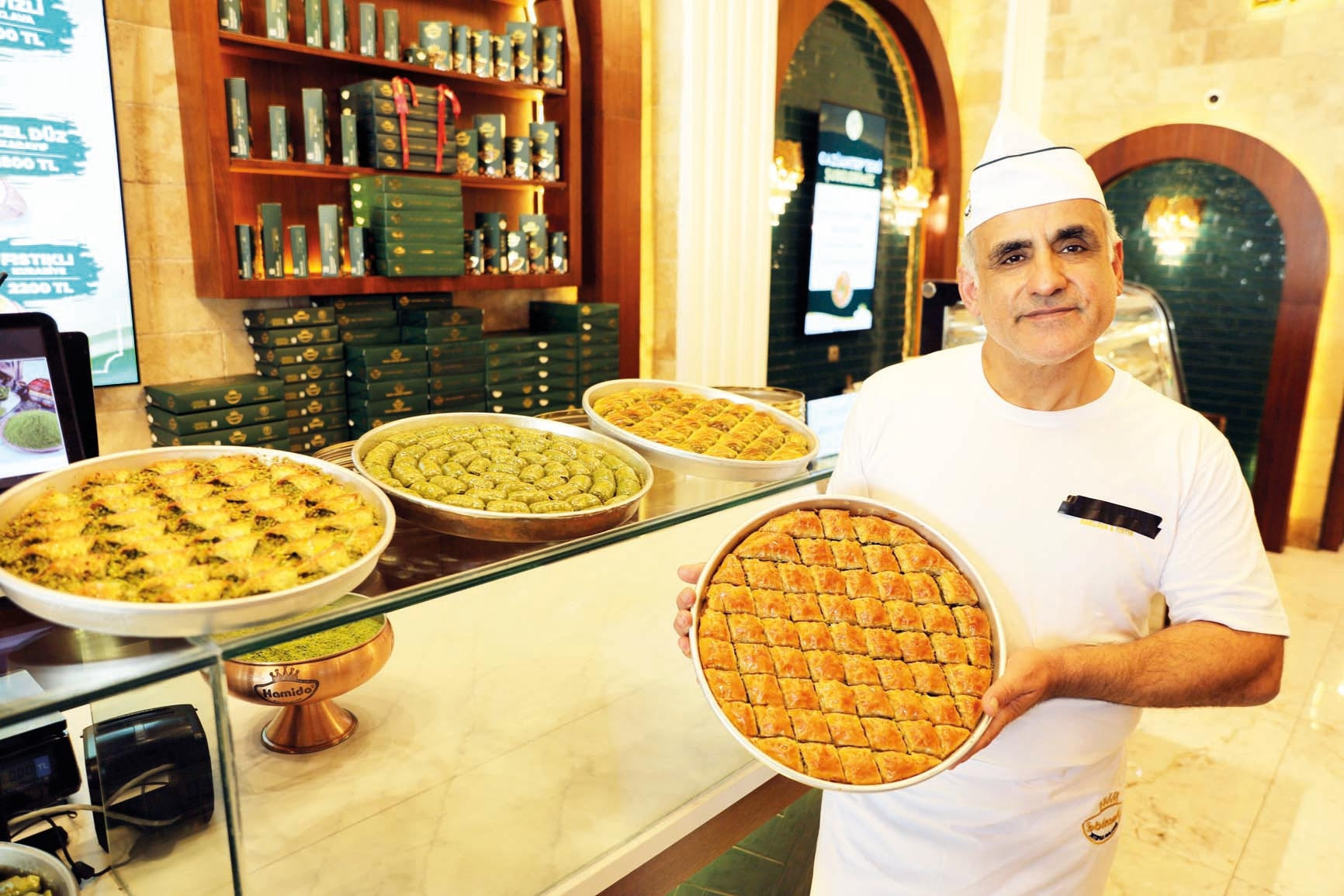 ABD'ye eğitime gitti baklava ustası oldu
