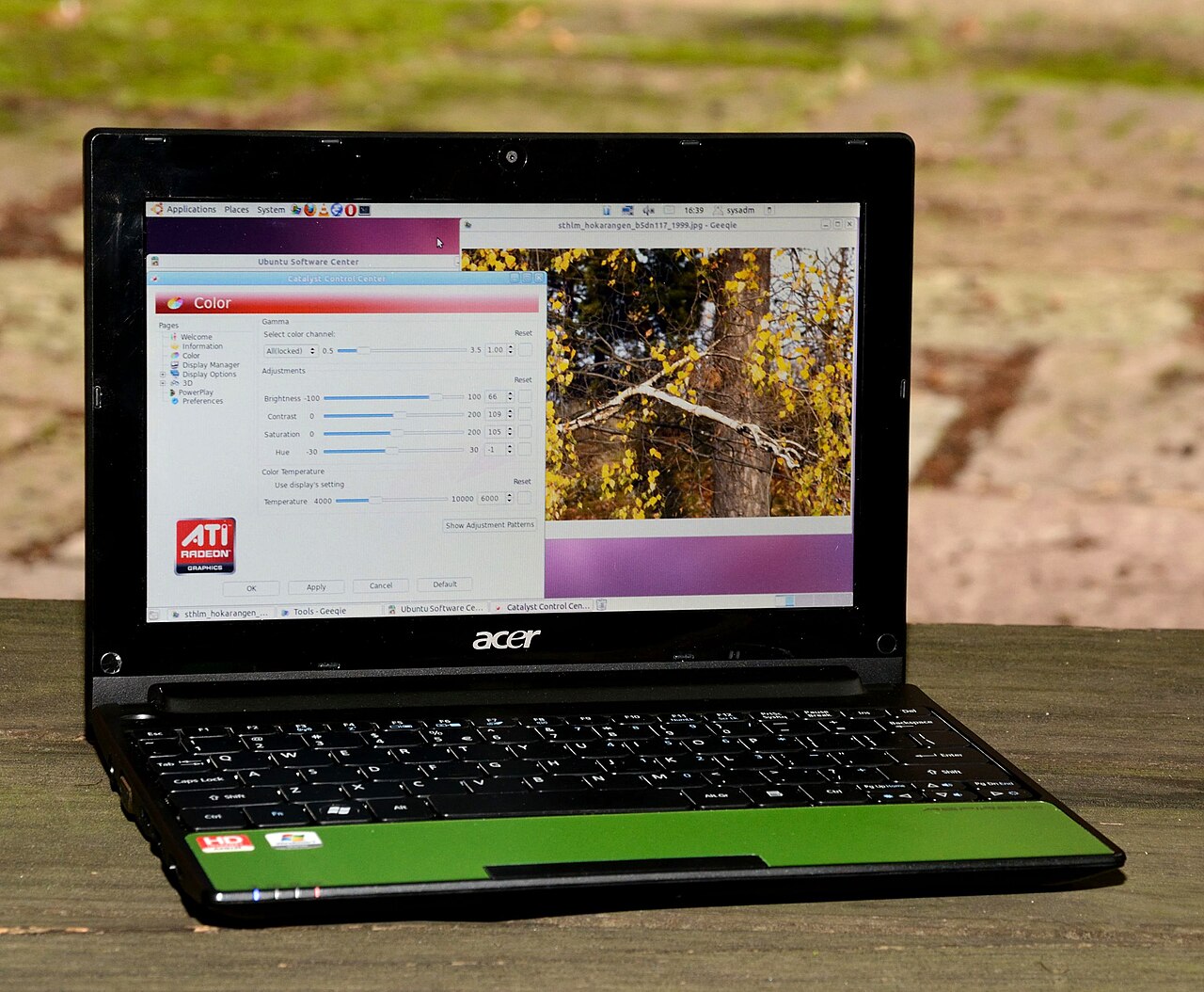 Acer DualPlay Mini: Gizli Mini Laptoplu El Konsolu