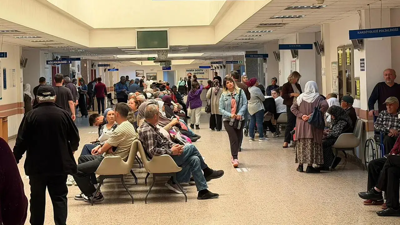 Acil Servislerde Hasta Yoğunluğu Artıyor: Uzmanlardan Uyarı
