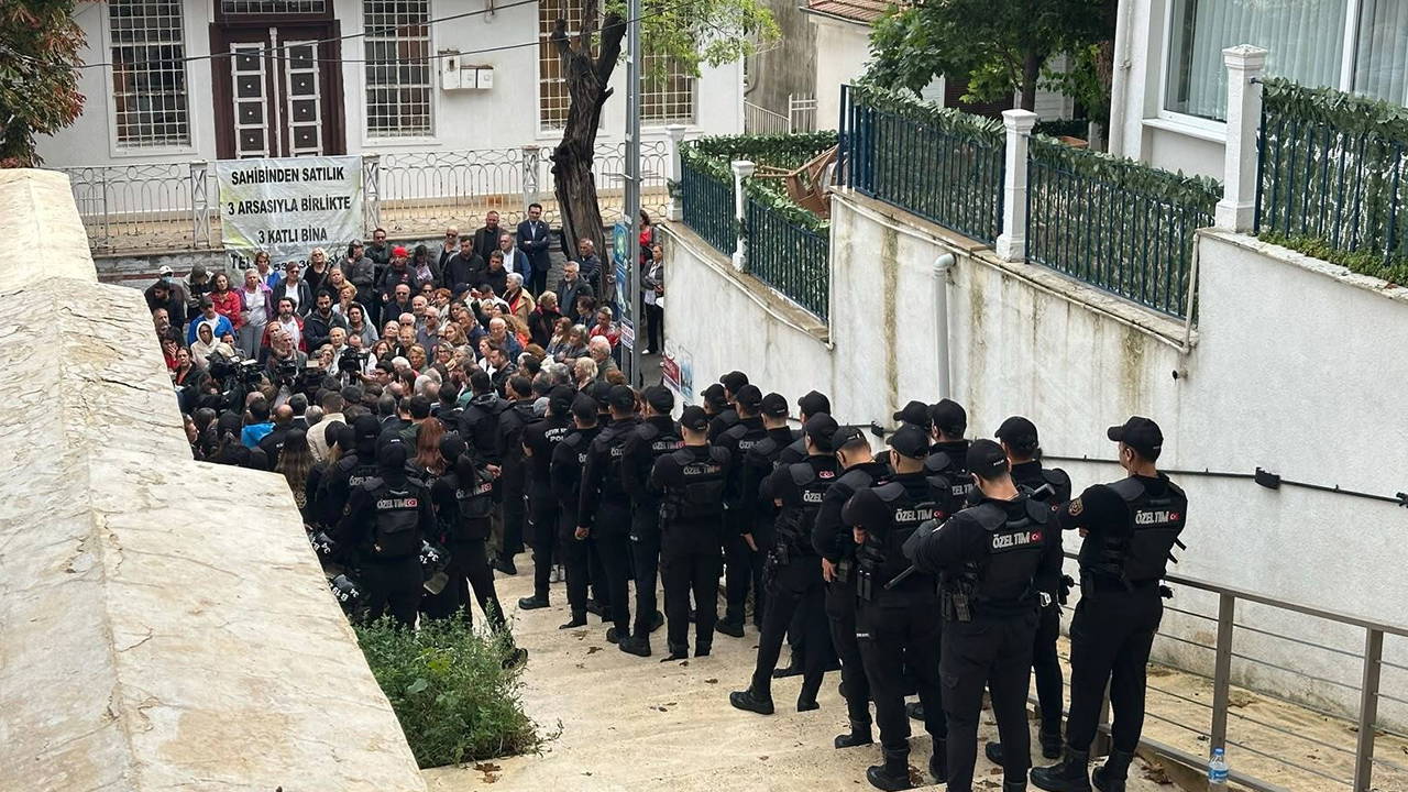 Adalar Belediyesi'nde CHP'li 3 Üye AKP Adayına Oy Verdi: Polis Korumasıyla Binadan Ayrıldılar