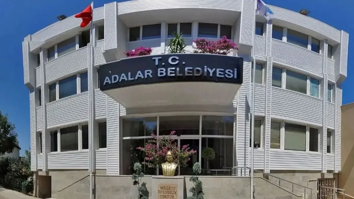 Adalar Belediyesi'ne rüşvet operasyonu: 39 kişi adliyede