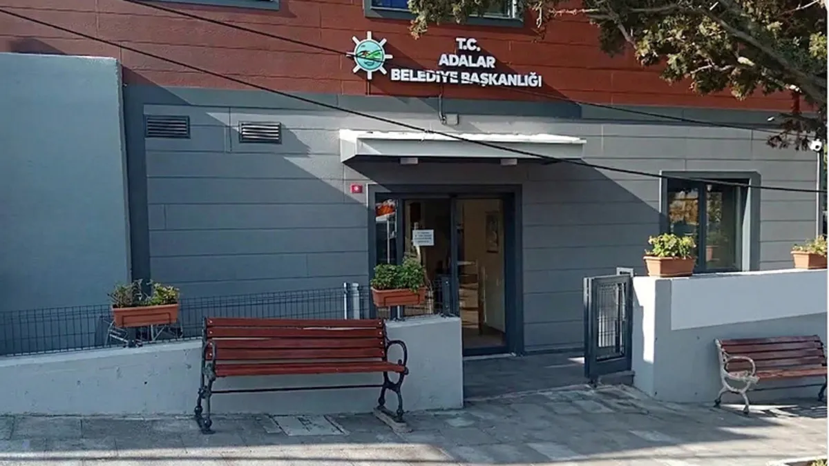 Adalar Belediyesi'ne rüşvet operasyonu: Başkan Akpolat dahil 47 gözaltı