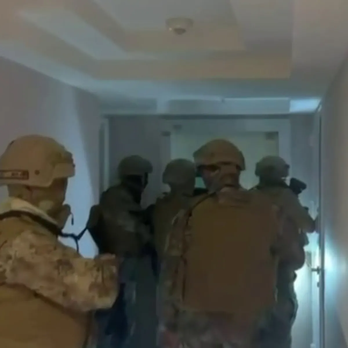 Adalet Bakanı Gürlek Duyurdu: 7 İl ve 113 Adreste Silahlı Suç Örgütüne Eş Zamanlı Operasyon