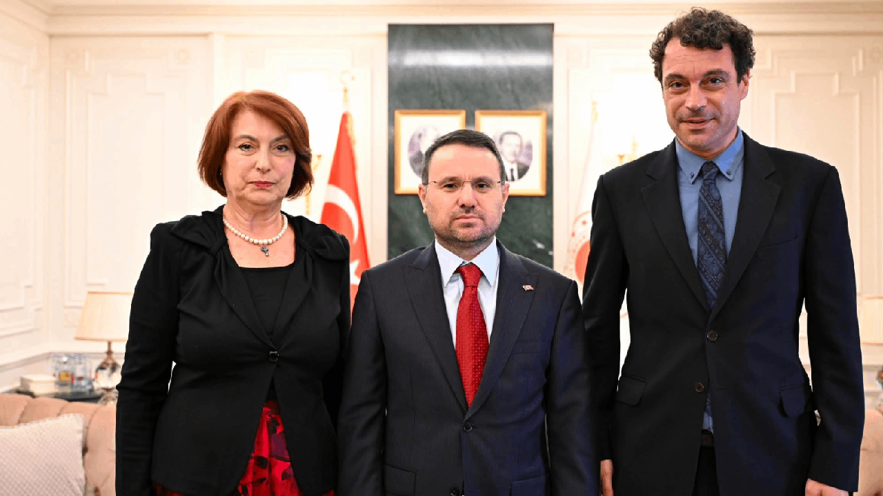 Adalet Bakanı Gürlek'ten Uğur Mumcu'nun Ailesine Ziyaret