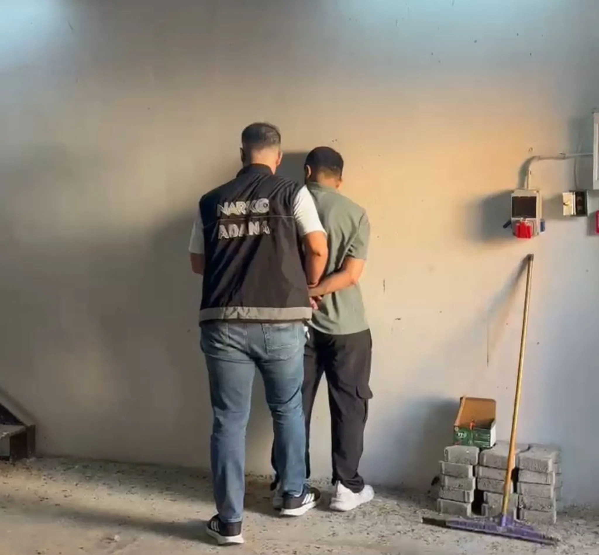 Adana'da 100 Kilo Esrar Ele Geçirildi: 3 Tutuklama