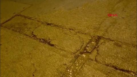 Adana'da Çukur Dehşeti: Baba ve Kızı Yola Savruldu