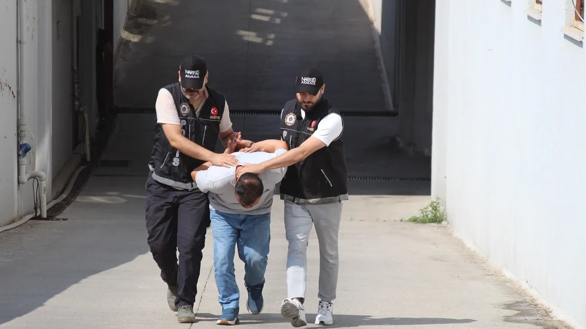 Adana'da 20 Milyon TL Değerinde 283 Bin Sentetik Hap Ele Geçirildi