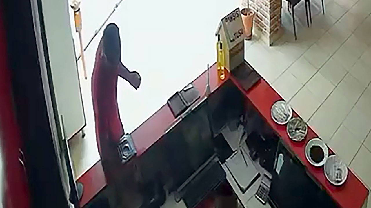 Adana'da şok hırsızlık: Restoran ve camiyi soydu