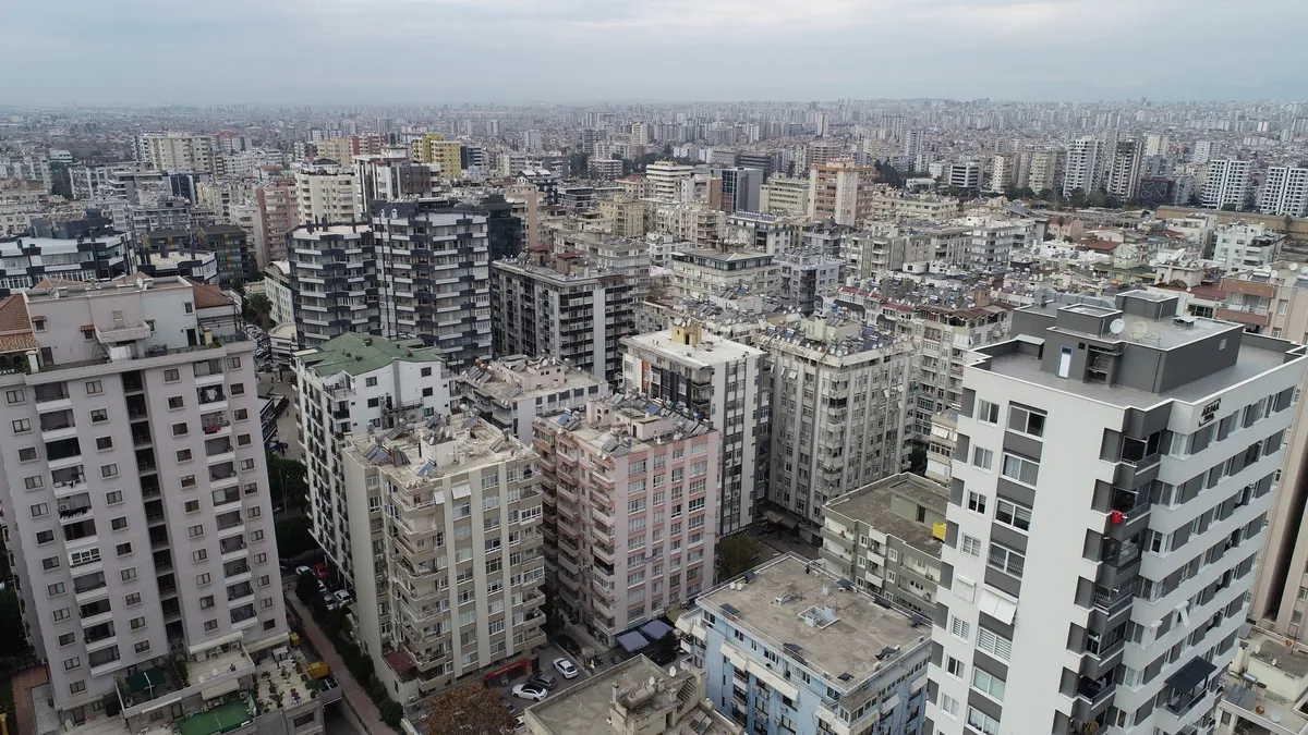 Adana'da Emlakçıları Hedef Alan Yeni Dolandırıcılık Yöntemi Ortaya Çıktı
