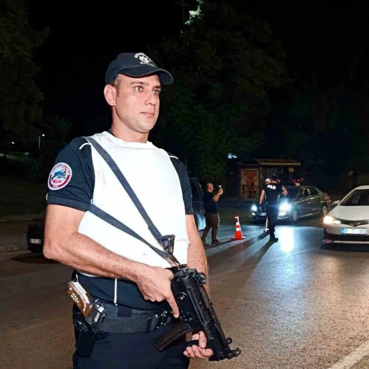 Adana'da 'Huzur ve Güven' Uygulaması: 47 Gözaltı, 2,5 Milyon TL Ceza