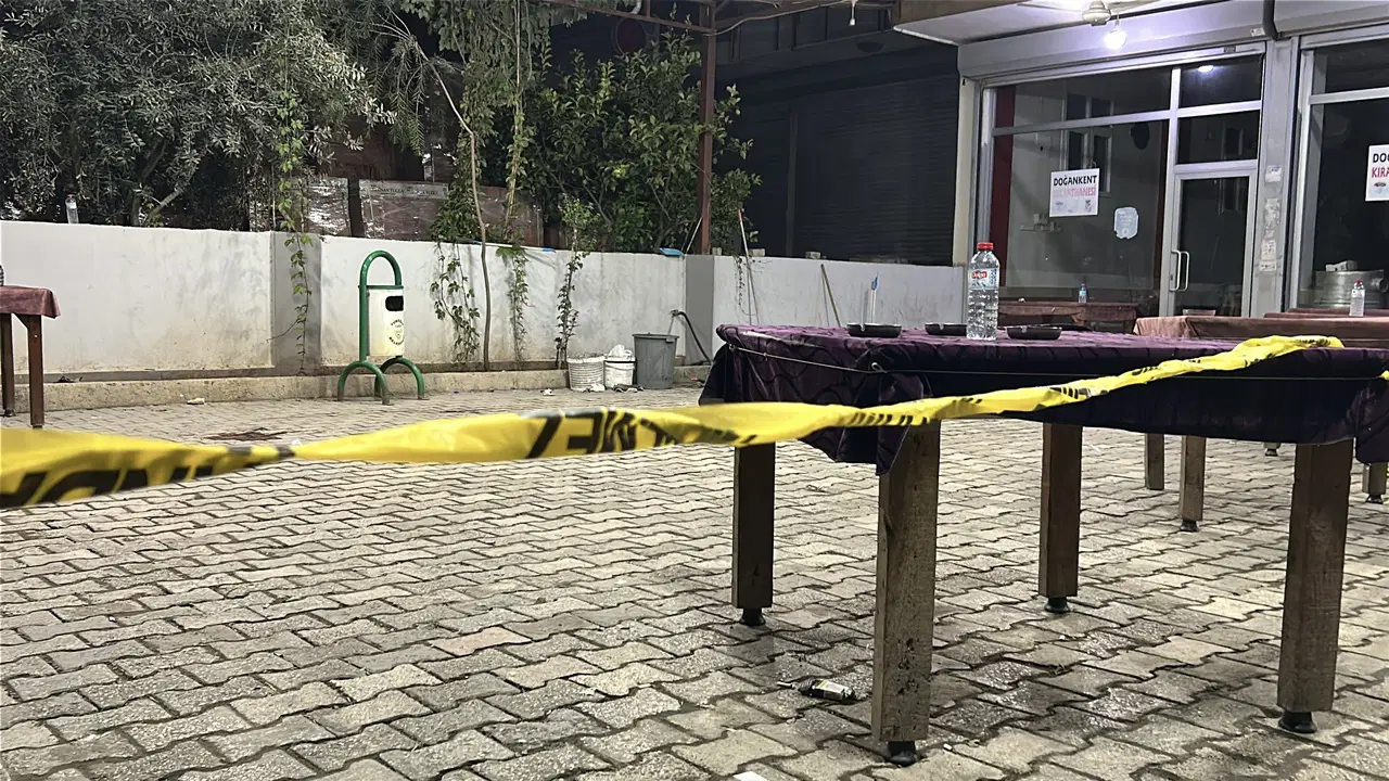 Adana'da Kahvehanede Silahlı Saldırı: 1 Ölü, 5 Yaralı