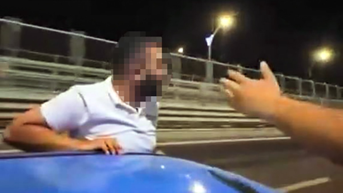Adana'da Köprüde Tehlikeli Dans: Camdan Sarkıp Oynadılar, Ağır Cezayla Şok Oldular
