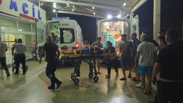 Adana Kozan'da Korkunç Kaza: İki Otomobil Çarpıştı, 4 Yaralı