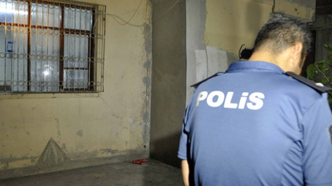 Adana'da müstakil eve el yapımı patlayıcı atıldı: 5 kişi evdeydi