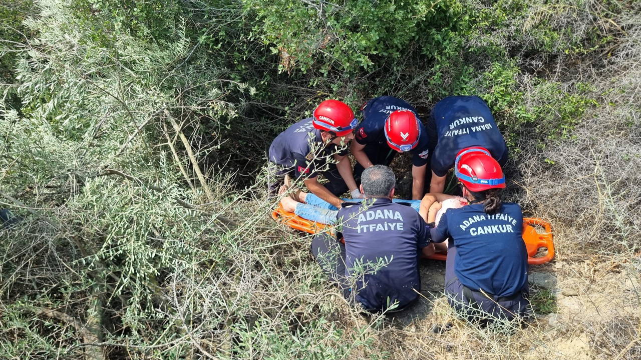 Adana'da Otomobil Uçuruma Yuvarlandı: 27 Yaşındaki Kadın Hayatını Kaybetti