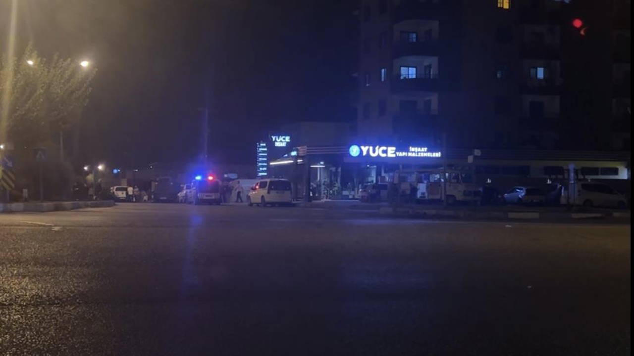 Adana Sarıçam'da Molotoflu Saldırı: İnşaat Malzemeleri İş Yeri Hedef Alındı