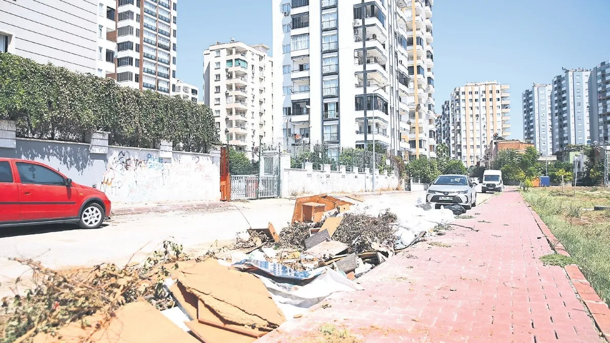 Adana Seyhan'da Çöp Krizi: Sıcak Havada Dayanılmaz Koku