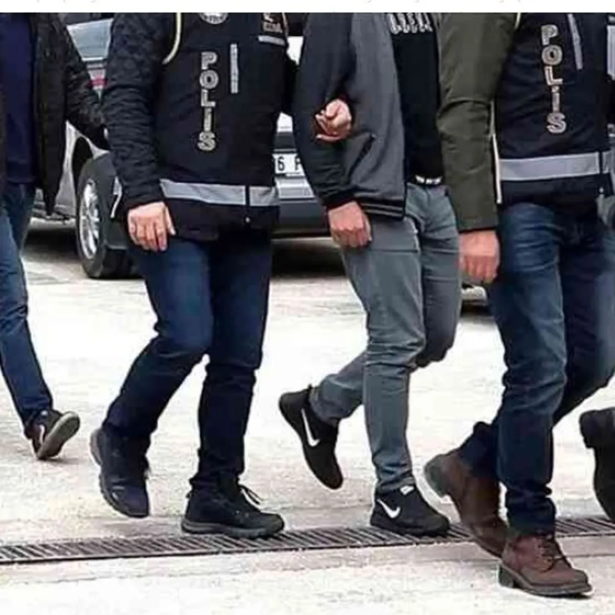 Adana'da Uyuşturucu Operasyonu: 7 Bin 393 Hap Ele Geçirildi