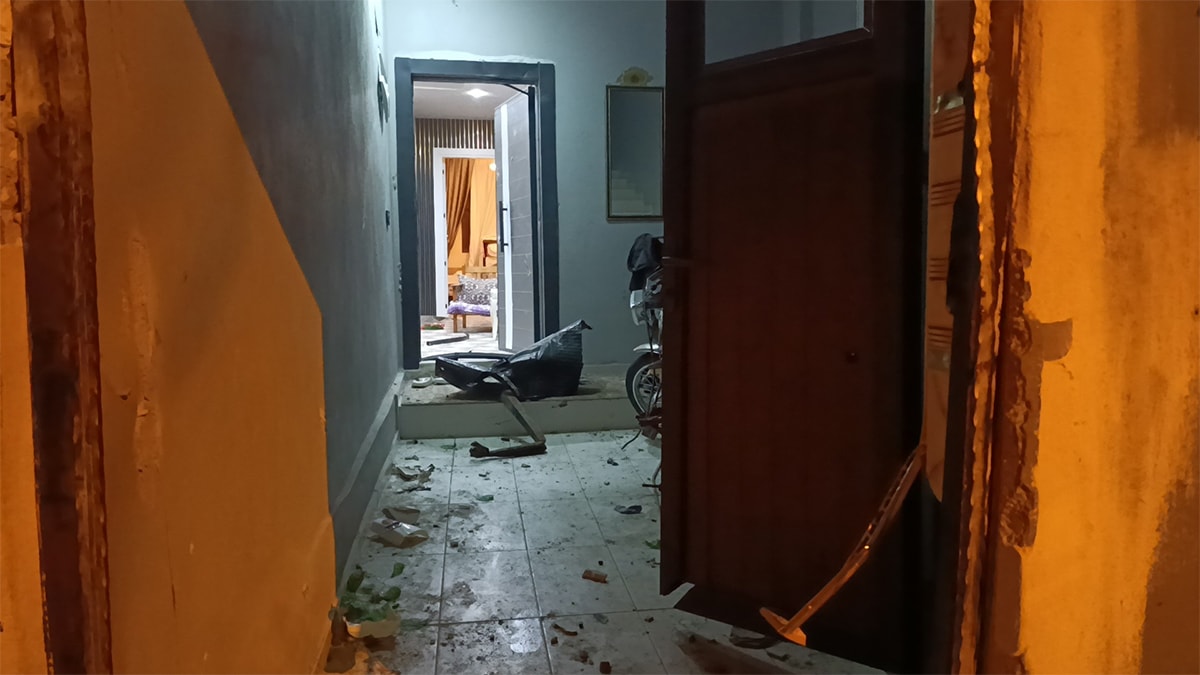 Adana'da eve el yapımı patlayıcı saldırısı: 2'si çocuk 5 kişi içerideydi