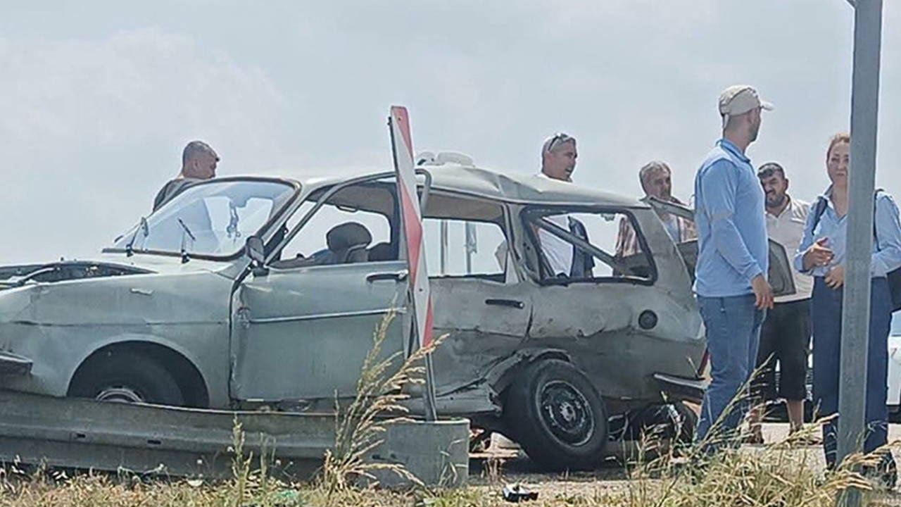 Adana'da kamyonetle otomobil çarpıştı: 1 ölü, 5 yaralı