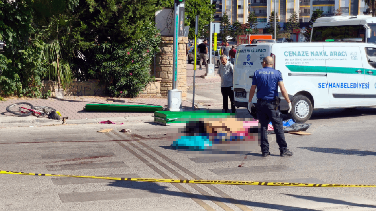 Adana'da Kamyonun Çarptığı Bisikletli Hayatını Kaybetti