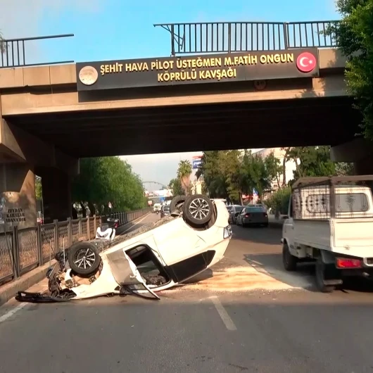 Adana'da Otomobil Köprüden Düştü: 1 Yaralı