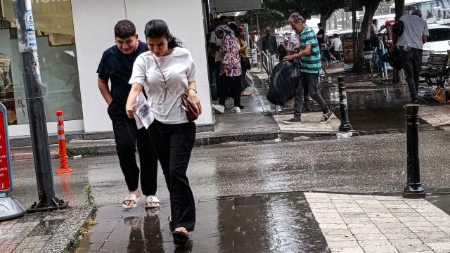 Adana'da Temmuz Sağanağı Hayatı Felç Etti