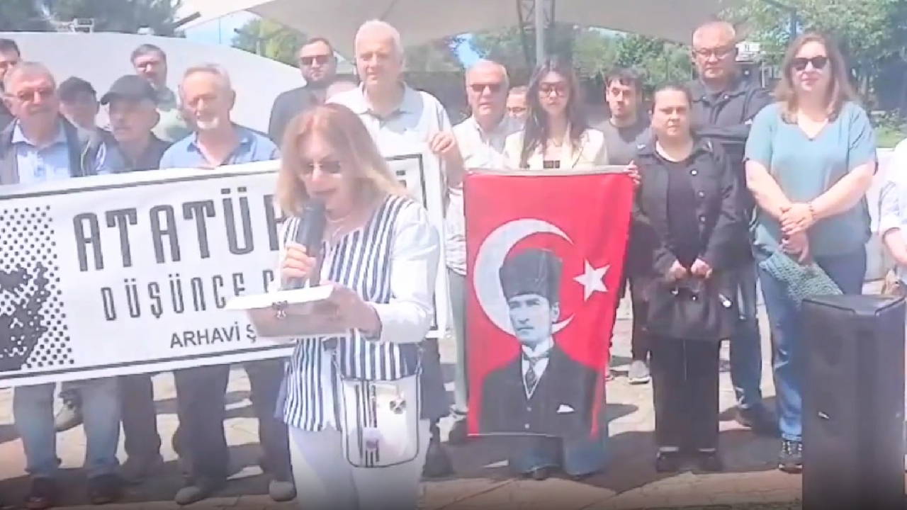 ADD Arhavi’den Eski AKP’li Eker’e Protesto