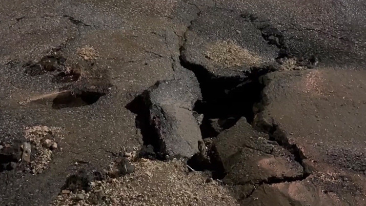 Adıyaman Besni'de Sağanak Felç Etti: Yollar Çöktü