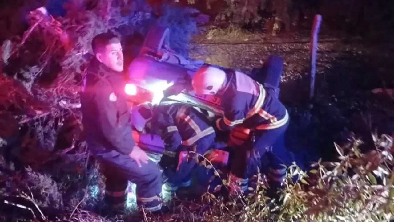 Adıyaman Kahta'da otomobil şarampole yuvarlandı: 3 yaralı