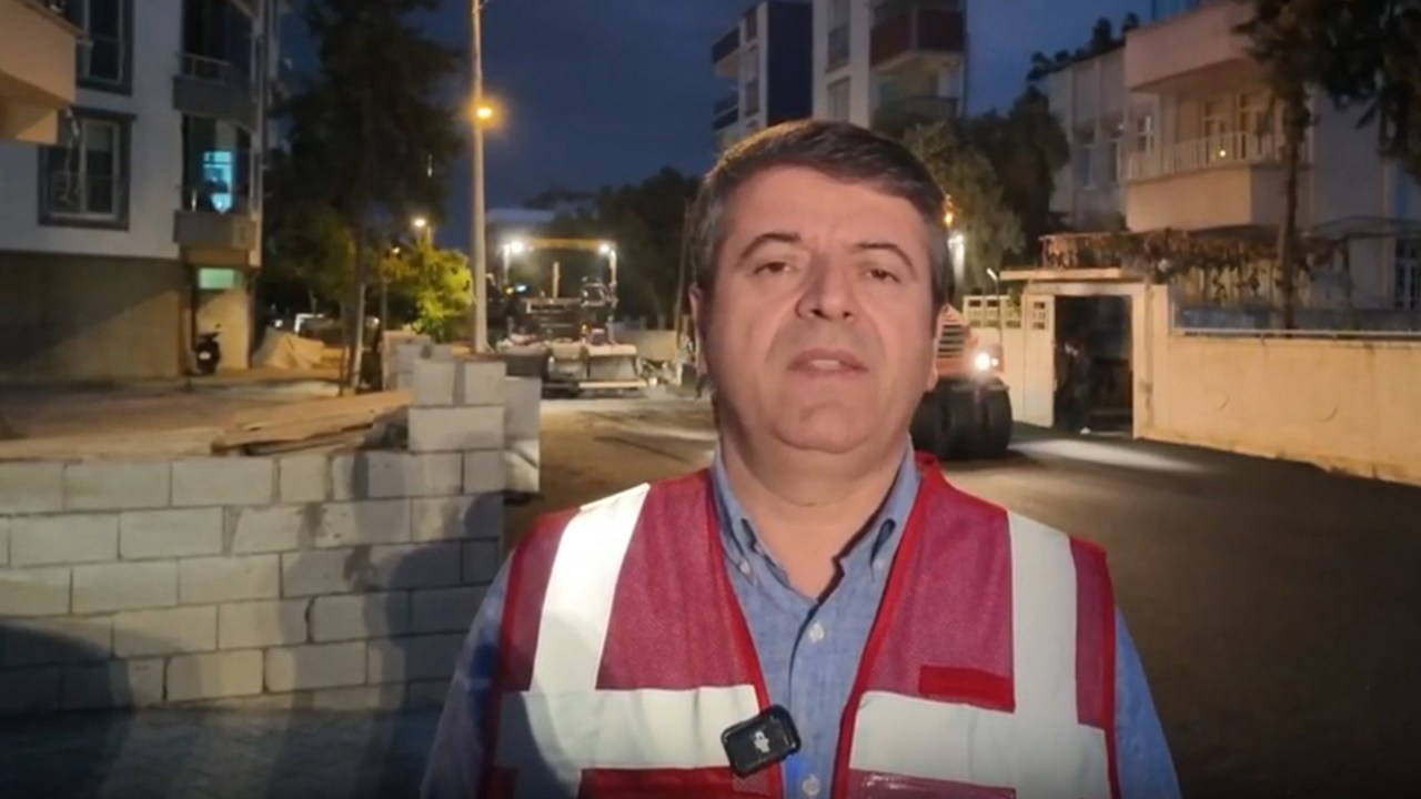Adıyaman'da deprem yaraları sarılıyor: Mimar Sinan Mahallesi'nde asfalt mesaisi