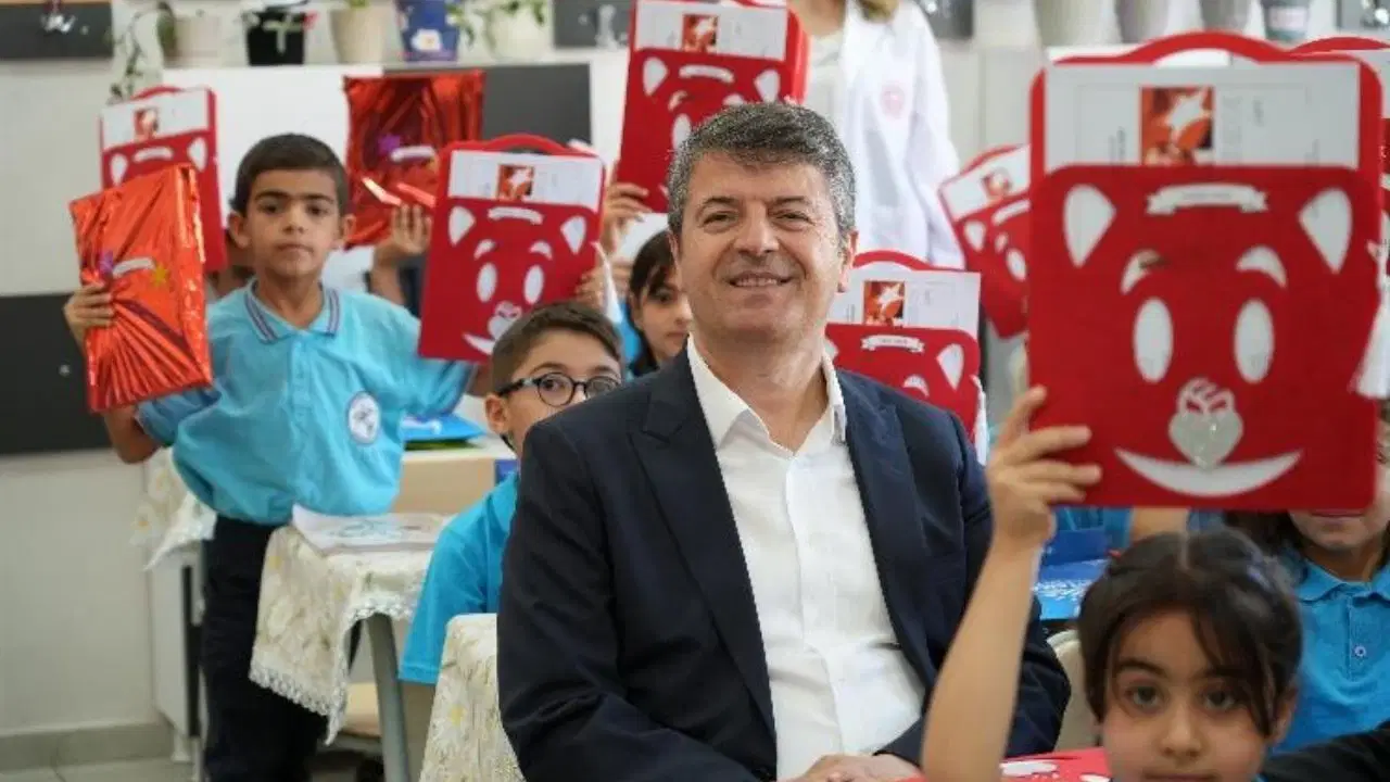 Adıyaman’da karne coşkusu: Başkan Tutdere’den eğitim vurgusu