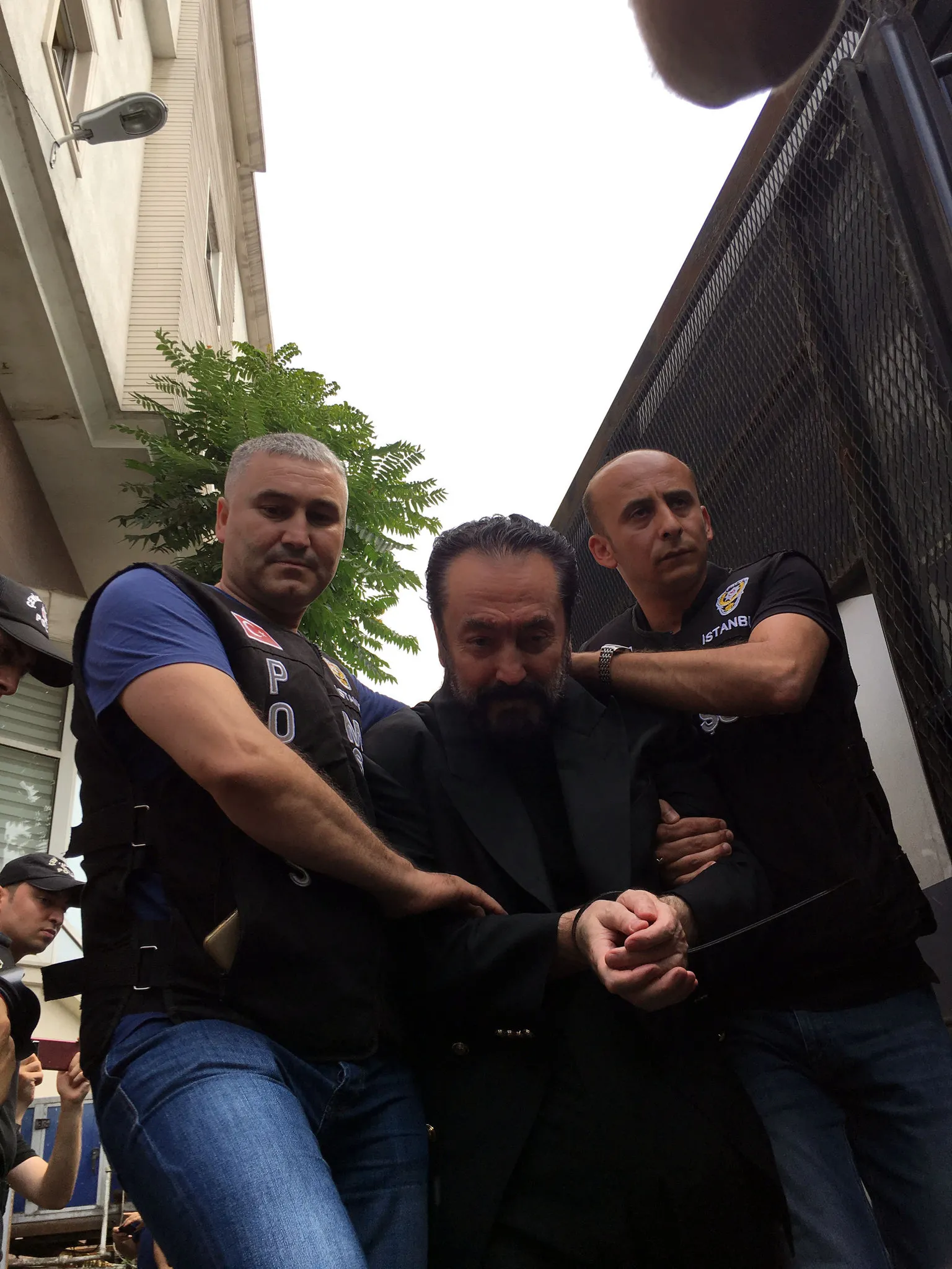 Adnan Oktar örgütünün hücre sistemi çökertildi