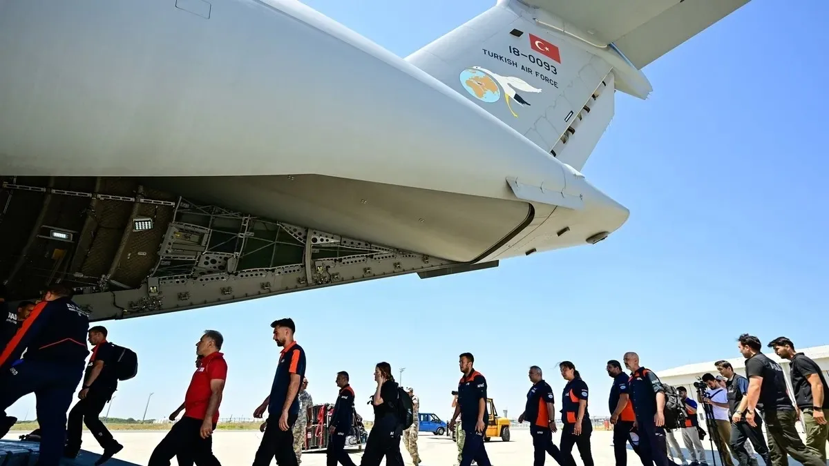 AFAD Venezuela'da: 75 kişilik arama kurtarma ekibi Karakas'ta