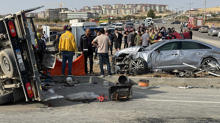 Afşin'de kaza: MHP'li vekil ve 6 kişi yaralandı, 1 ölü