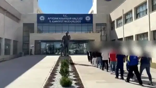 Afyonkarahisar'da 105 Milyon TL'lik Yasa Dışı Bahis Operasyonu: 9 Tutuklama