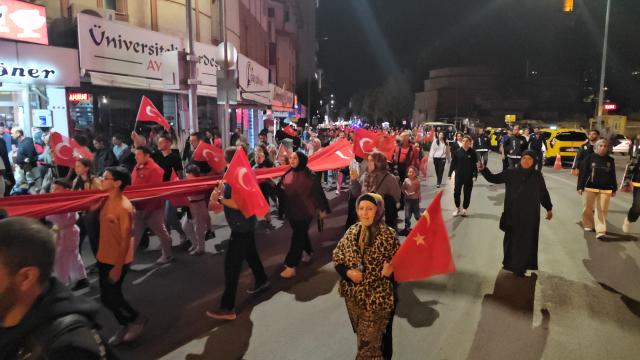 Afyonkarahisar'da Büyük Taarruz'un 104. Yılı Fener Alayı ile Kutlandı