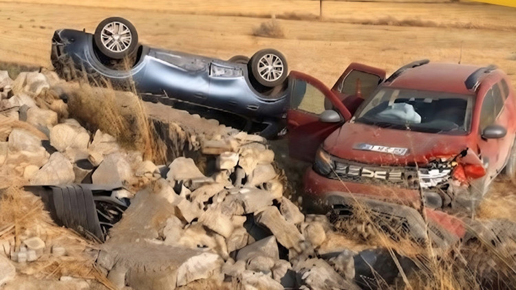 Afyonkarahisar'da feci kaza: 2 ölü, 4 yaralı