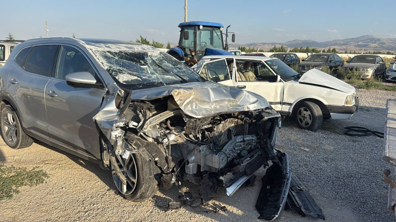Afyonkarahisar Emirdağ'da Feci Kaza: 1 Ölü, 7 Yaralı