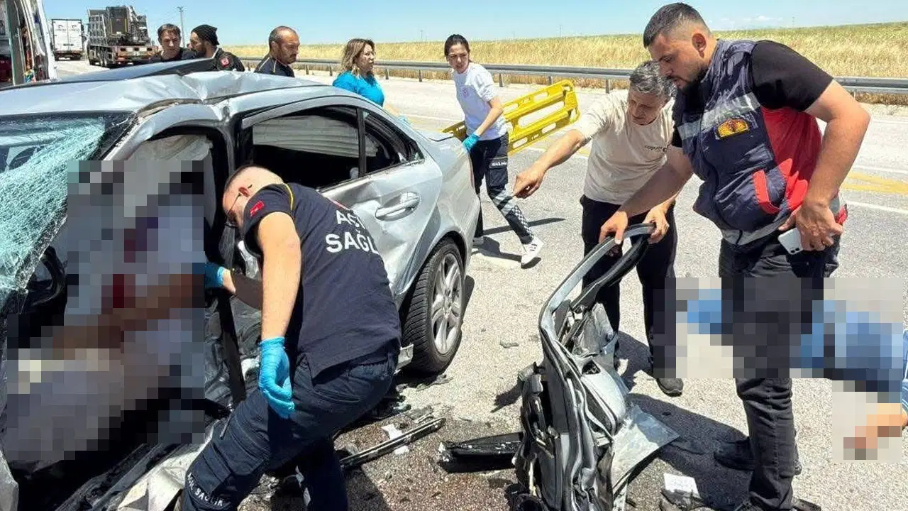 Afyonkarahisar'da Feci Kaza: 1 Ölü, 6 Yaralı