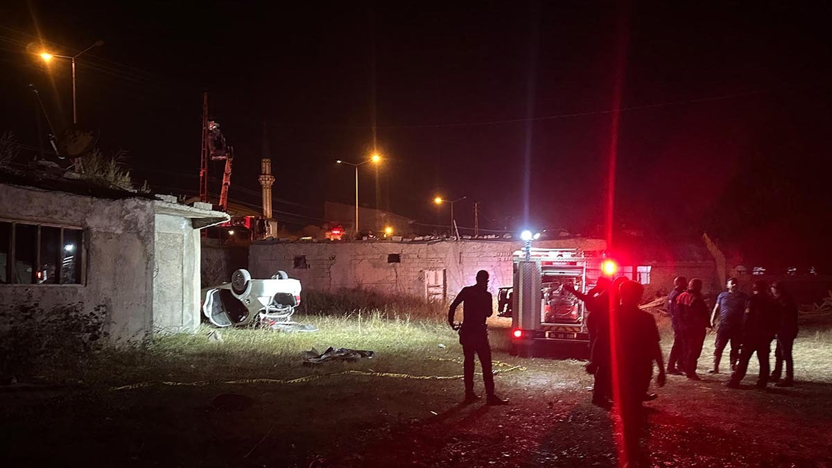 Ağrı'da Otomobil Şarampole Devrildi: 1 Yaralı